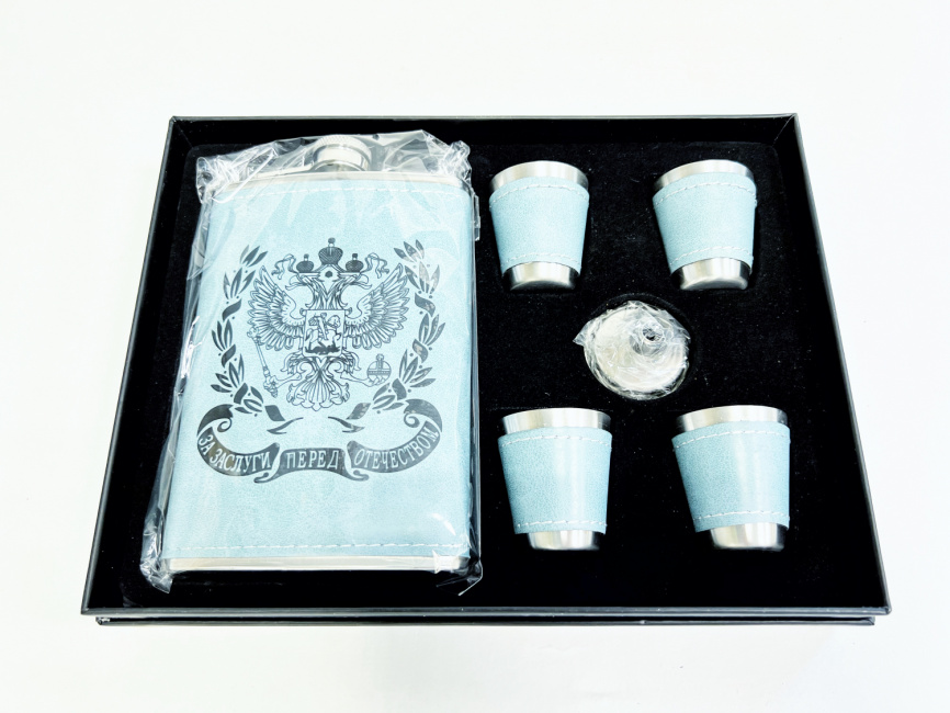 Подарочный набор «За заслуги перед отечеством» фляга и четыре рюмки фото 1